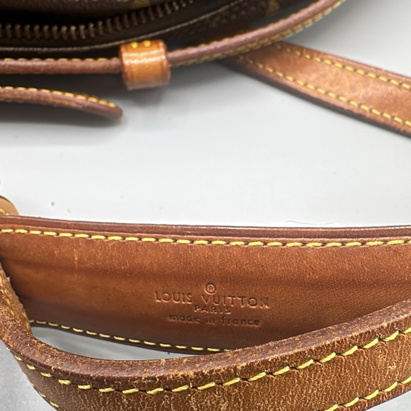 Louis Vuitton Senlis VINTAGE - Picture 6 of 12